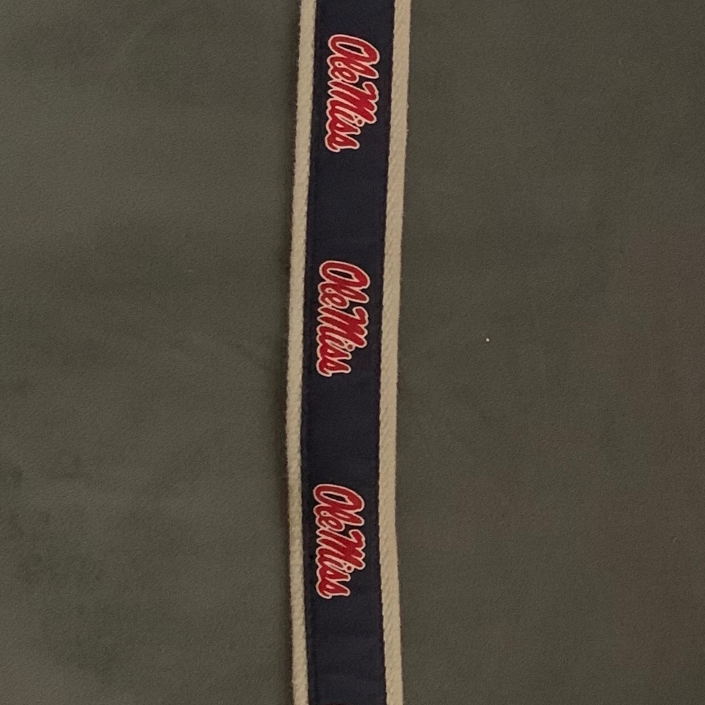 Vineyard Vines Leather Tab Belt Size 24 Waist